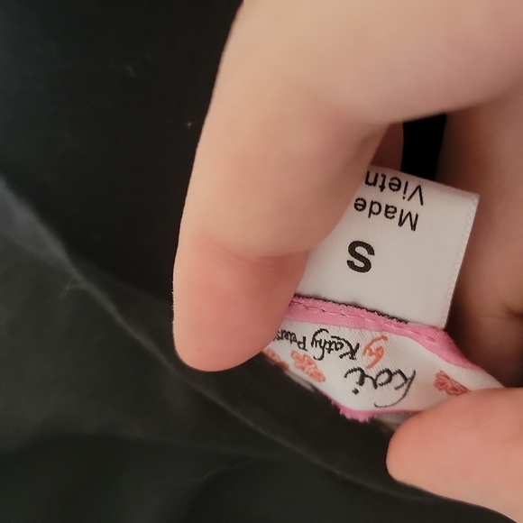 Black Koi Scrub Top - Picture 7 of 8